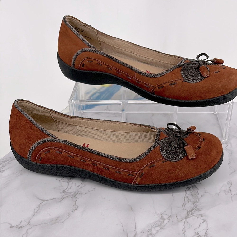 HUSH PUPPIES Leather‎ Rusty Brown Ballet Style Slip On Flats Loafers Embroidered